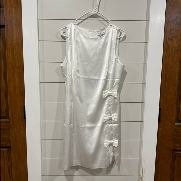 RIHOAS  White Bow Sheath Dress with Slit - Picture 3 of 9
